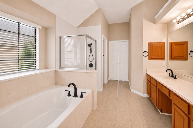 Building Photo - 19002 Timber Way Dr