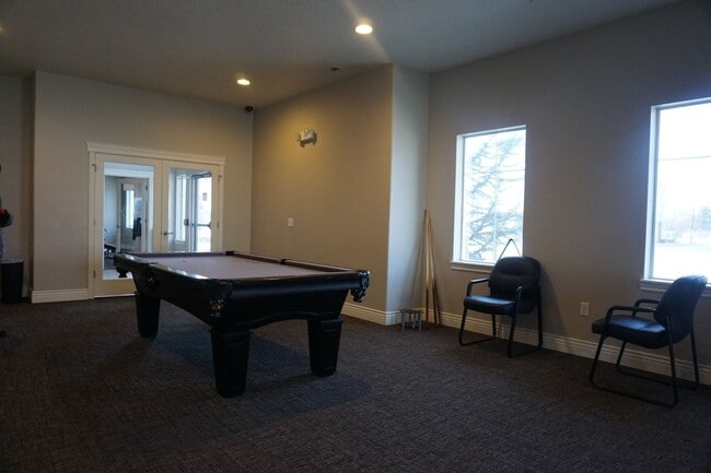 Building Photo - 8264 Resaca Dr