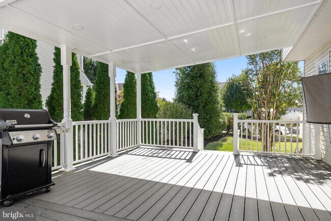 Building Photo - 105 Quarterhorse Ct