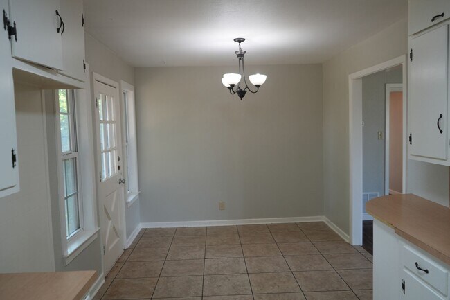 Building Photo - 3008 47th St