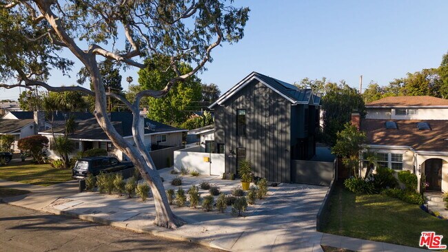Building Photo - 4034 Coolidge Ave
