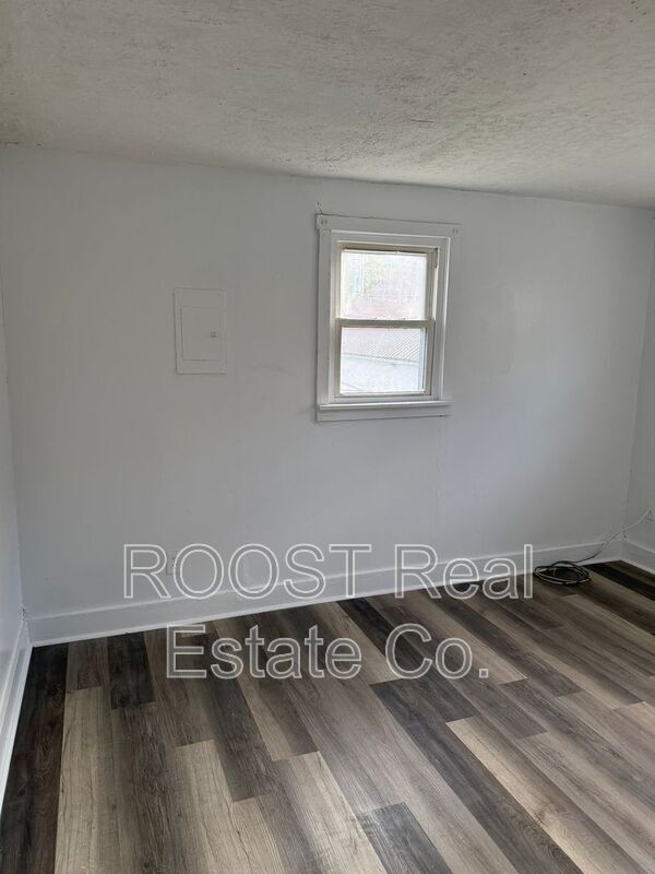 Building Photo - 124 S Chillicothe St