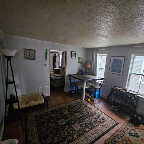 Entrance - 15 Ward St