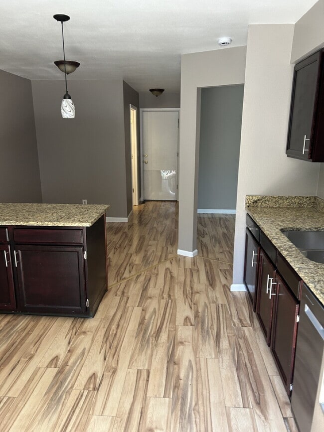 Building Photo - 7610 E Gunnison Pl