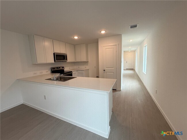 Building Photo - 130 Pastar Fls