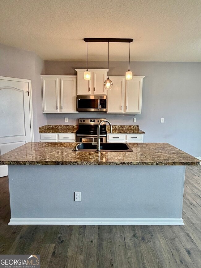 Building Photo - 215 Brooklet Cir