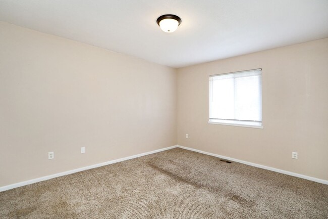 Building Photo - Beautifully Redone 2 Story Home!