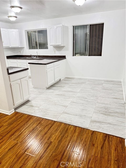 Building Photo - 822 E 87th Pl