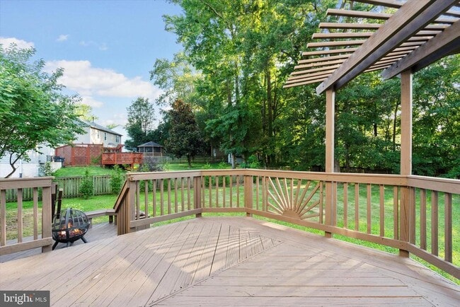 Building Photo - 2230 Community Dr