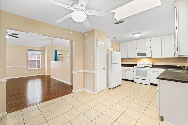 Building Photo - 3505 Pepper Ridge Dr