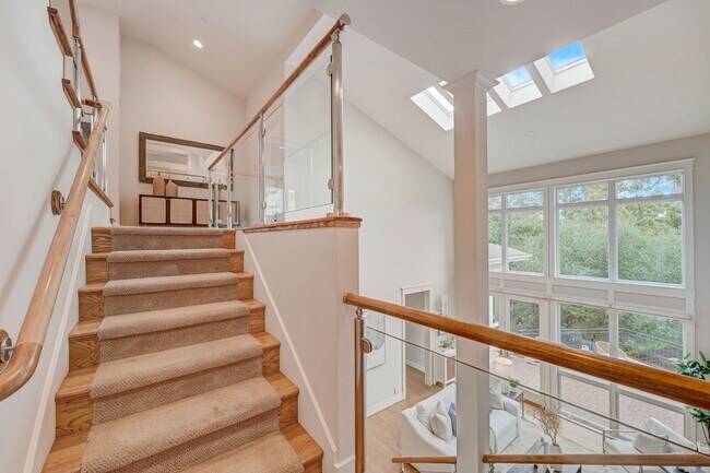 Building Photo - 140 Emerald Estates Ct