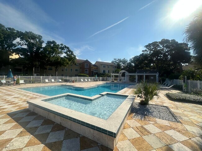 Building Photo - 225 S Tropical Trail