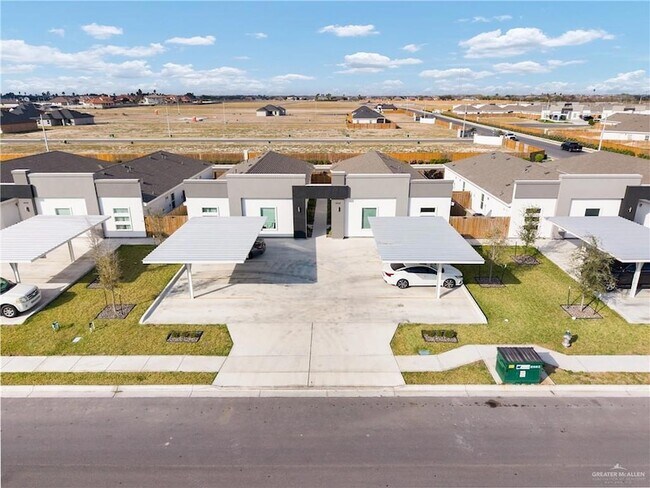 Building Photo - 3404 Ventura Ave