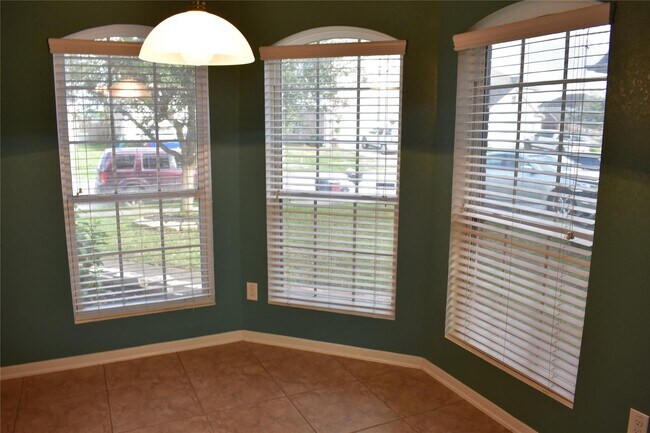 Building Photo - 2911 Creek Arbor Cir