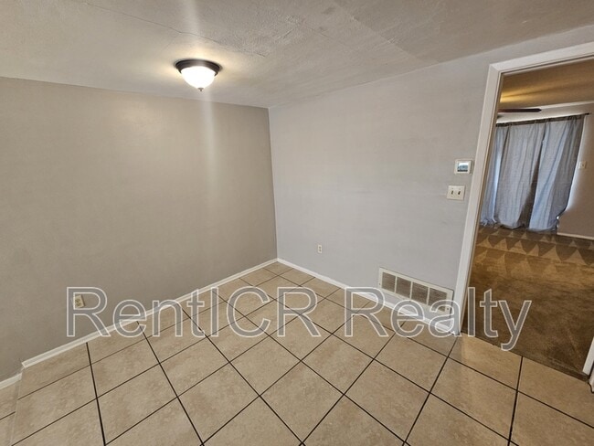 Building Photo - 5313 James St