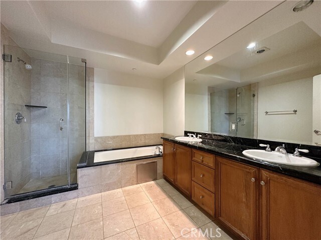 Building Photo - 320 S Willaman Dr