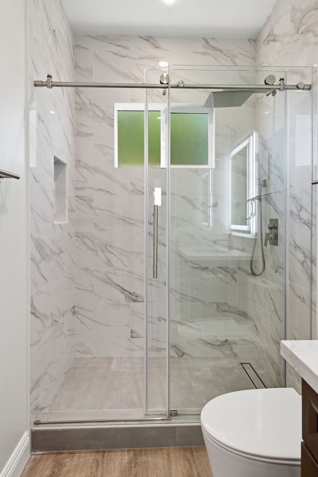 Building Photo - 9548 W Live Oak Ave