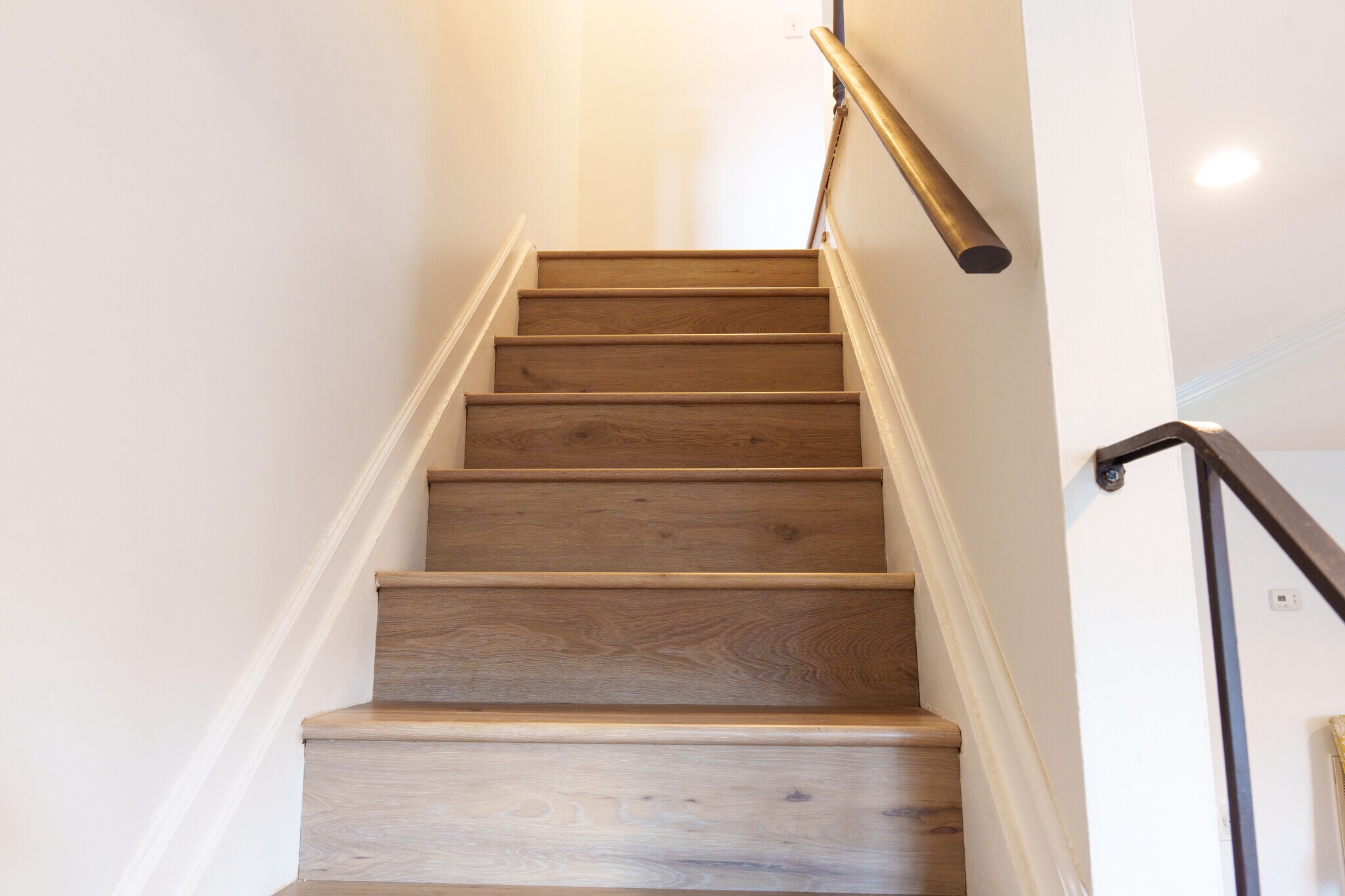 Building Photo - 8439 Pioneer Dr