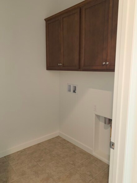 Laundry room to the right when you enter…… - 61 Bordeaux