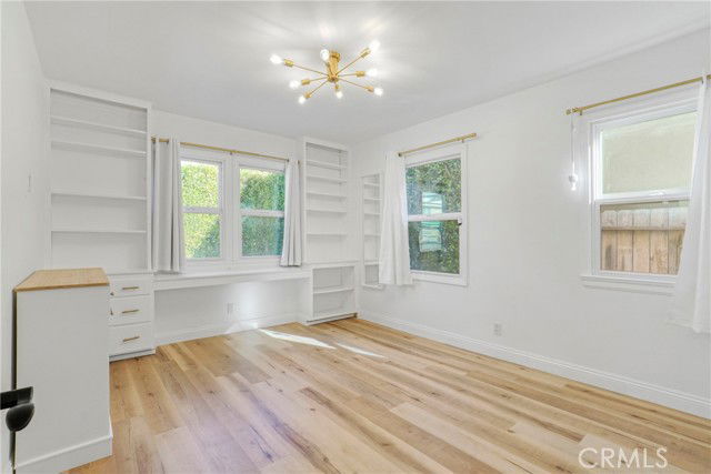 Building Photo - 1524 E Mariposa Ave