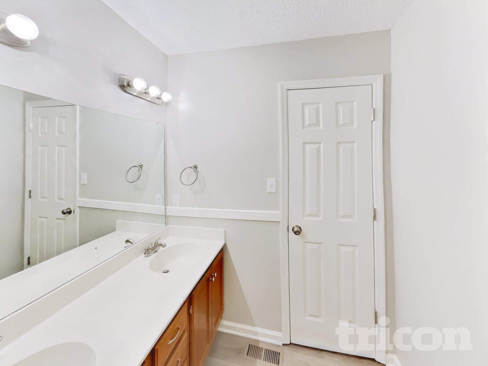 Building Photo - 437 Bradford Cir