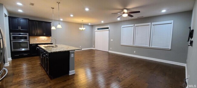 Building Photo - 529 Buhrstone Dr