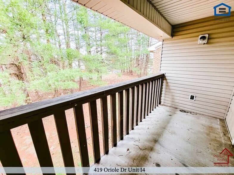 Building Photo - 419 Oriole Dr