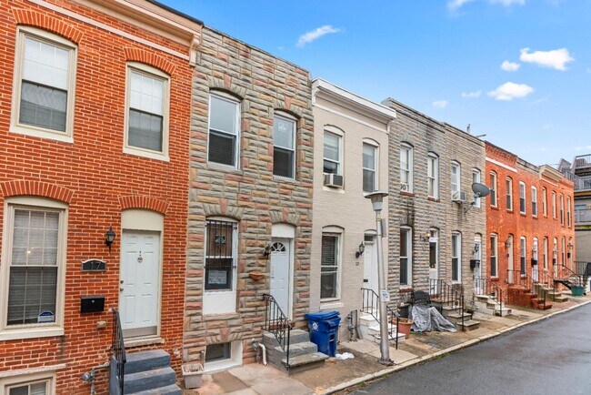 Building Photo - 15 N Bradford St