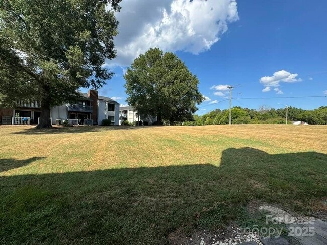 Building Photo - 11157 Harrowfield Rd