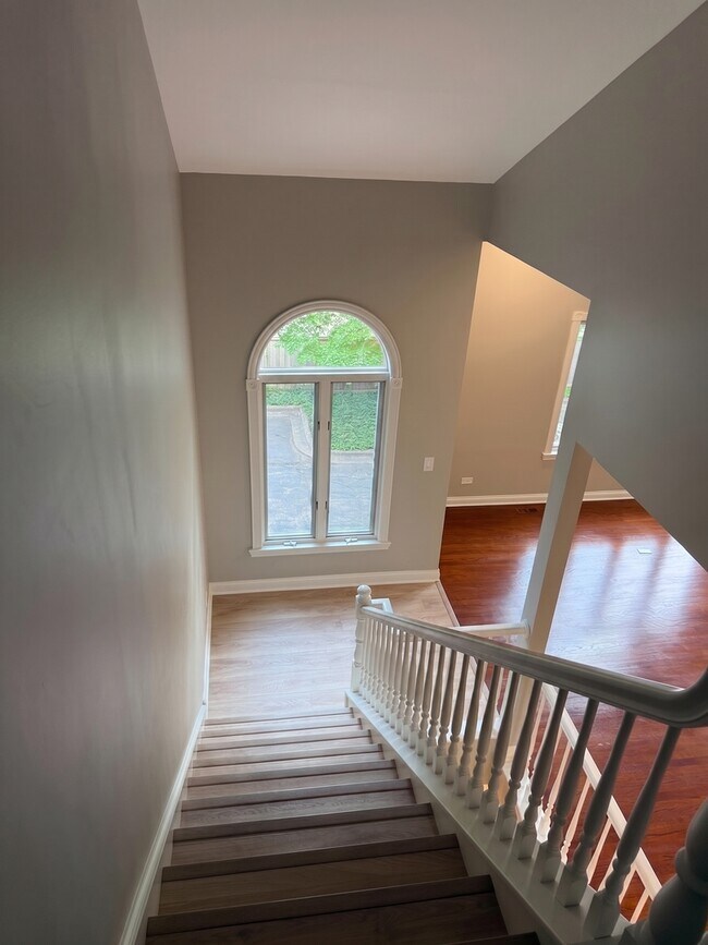 Building Photo - 1829 Wilmette Ave