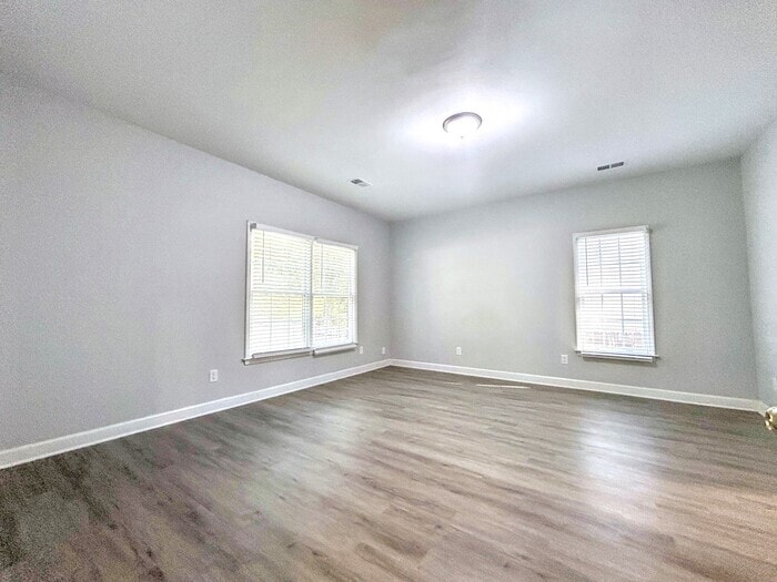 Building Photo - 992 Sims Ave NW