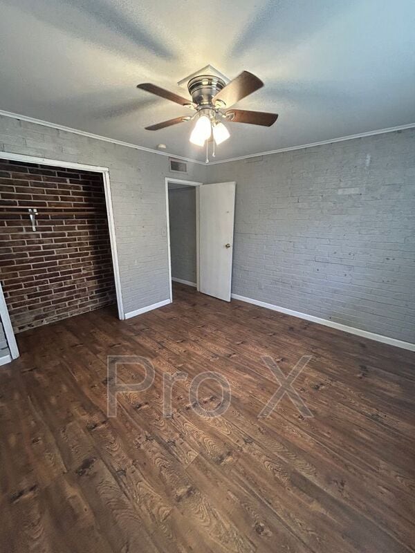 Building Photo - 402 Dyer St