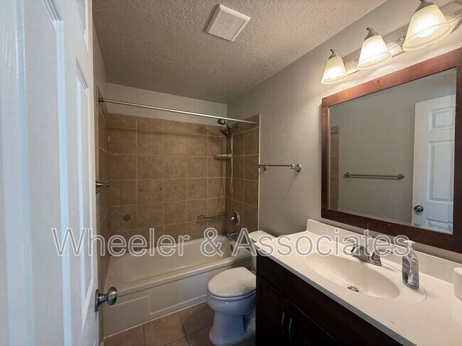 Building Photo - 2587 N 1450 E