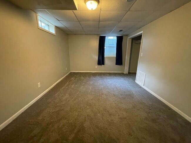 Building Photo - 1708 Paddington Rd