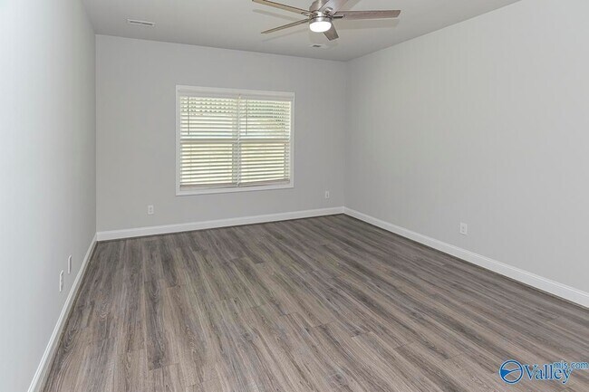 Building Photo - 125 River Springs Ct