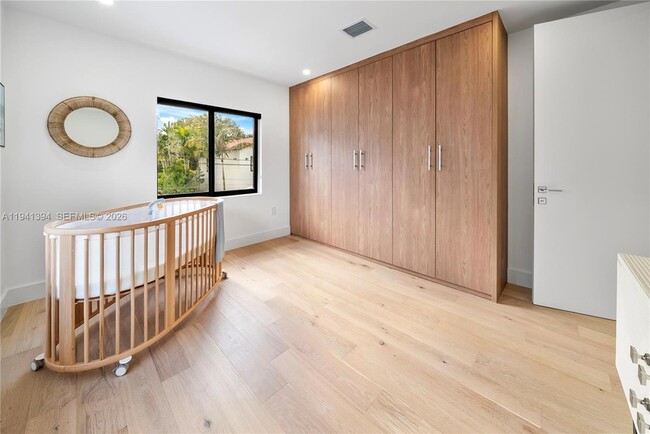 Building Photo - 600 NE 57th St