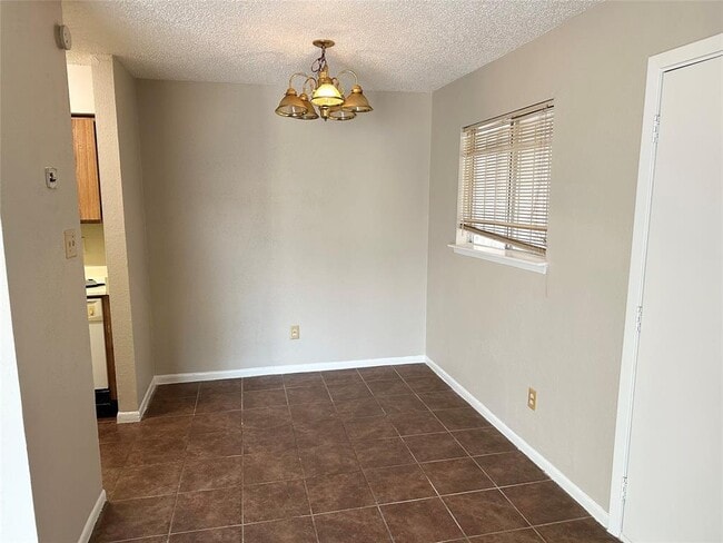 Building Photo - 10203 Forum Park Dr