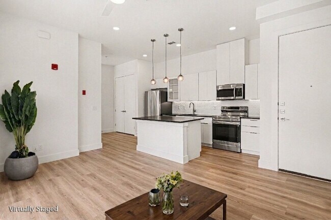 Building Photo - 2217 N Fitzhugh Ave