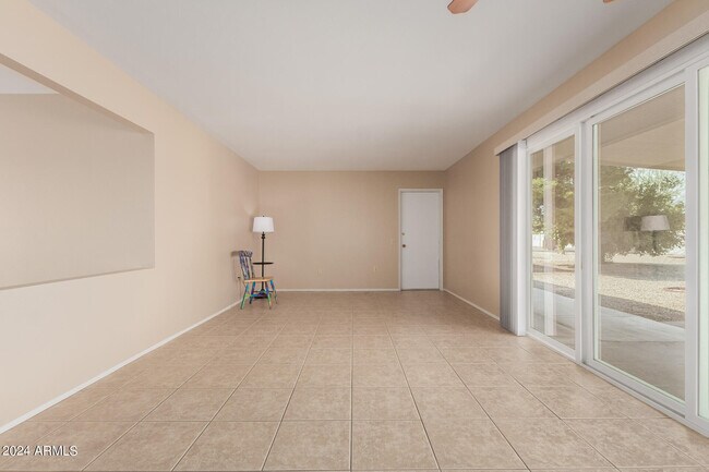 Building Photo - 10214 W Burns Dr