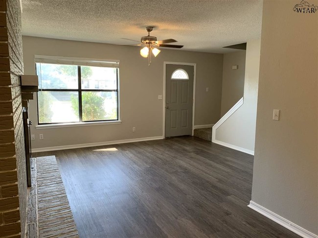 Building Photo - 2944 Gossett Dr