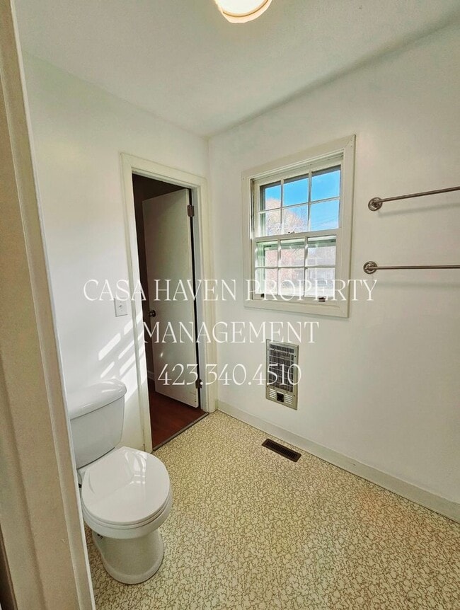 Building Photo - Coming Soon! 4 Bed | 1.5 Bath Home in Prim...