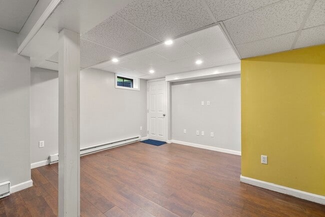 Building Photo - 731 Grove St