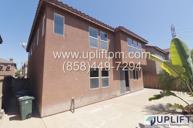 Building Photo - 4 bedroom 2.5 bathroom home in Chula Vista...