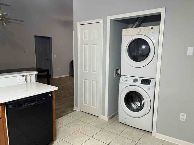 Building Photo - 9536 Armelle Way