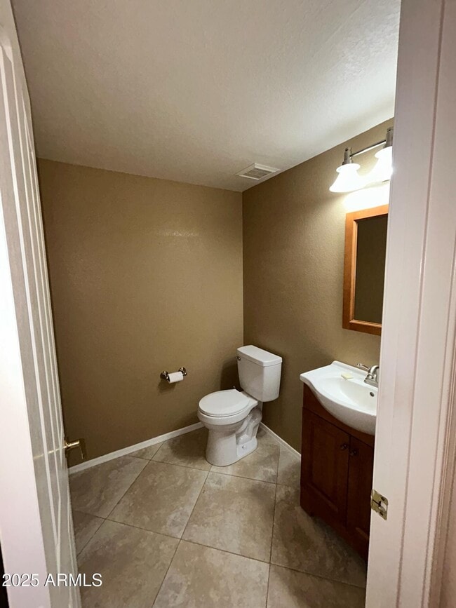 Building Photo - 4620 E Paso Trail