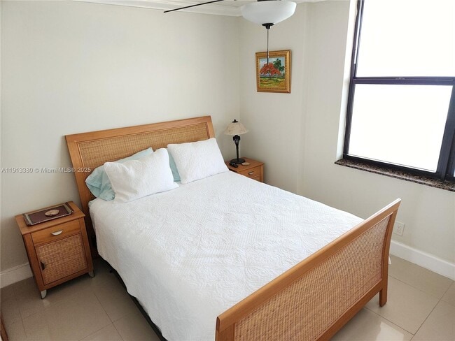 Building Photo - 4301 Collins Ave