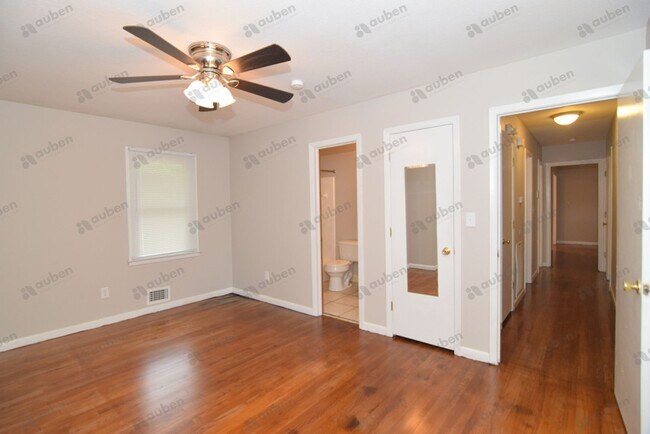 Building Photo - 3 Bed/2 Bath in Quiet Cul-de-Sac