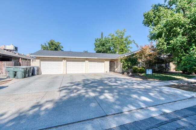 Primary Photo - 6463 N Wishon Ave