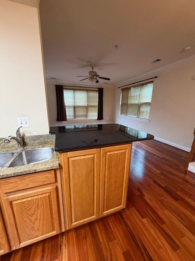 Building Photo - 908 Orchard Ridge Dr