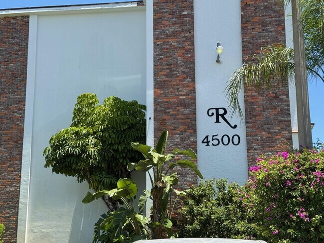 Building Photo - 4500 N Flagler Dr